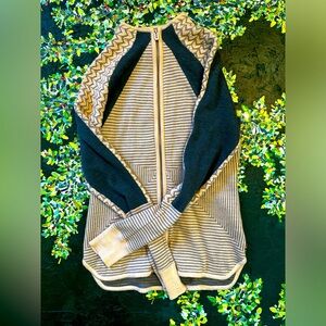 Smartwool Cream and Black Zip-Up Women's Cardigan with Patterned Yoke